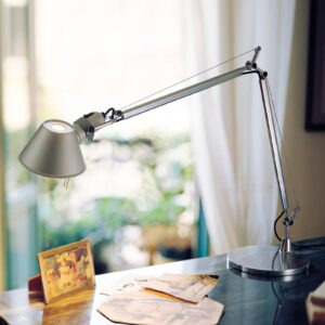 Klasická stolná LED lampa Artemide