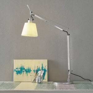 Dizajnová stolná lampa Artemide
