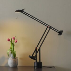Dizajnová stolná lampa Artemide